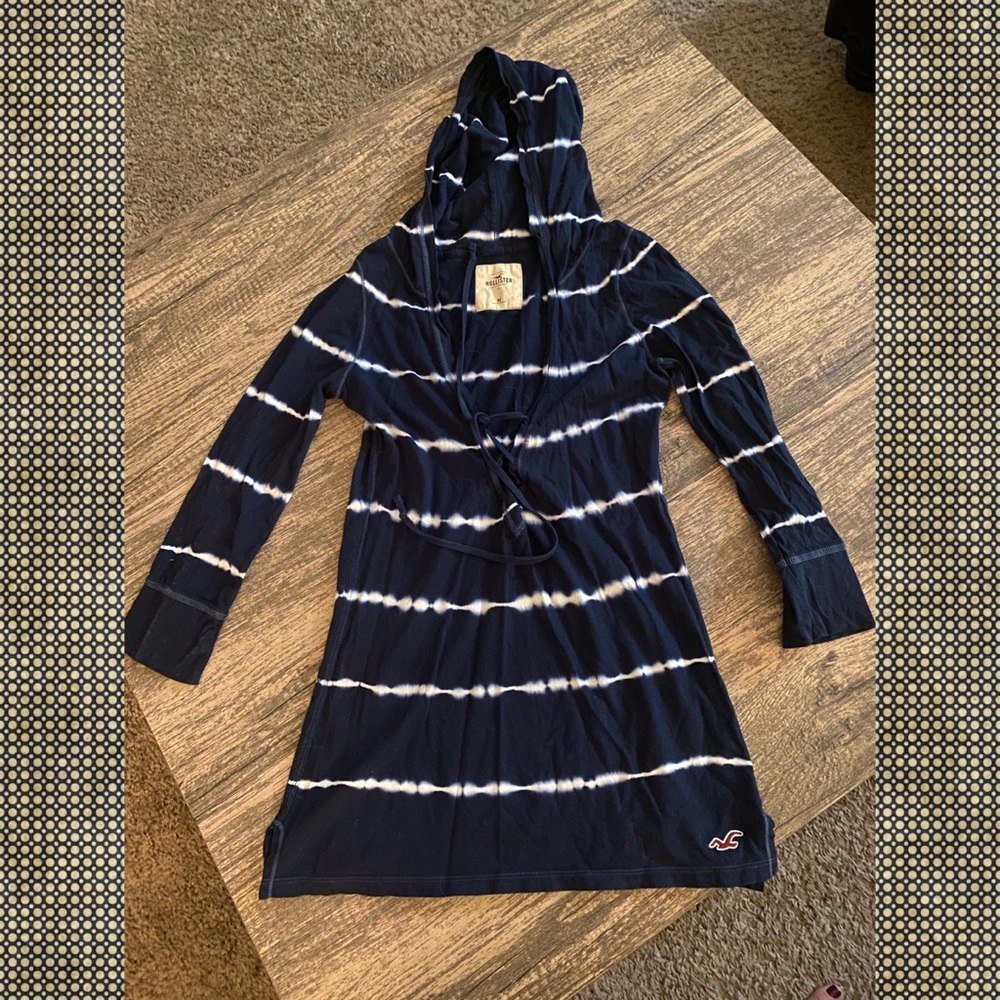 Hollister lightweight cotton pullover hoodie, navy blue and white